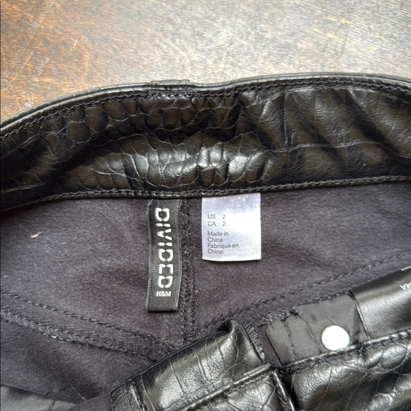 H&M Shiny Black Faux Leather Pants - Picture 4 of 5